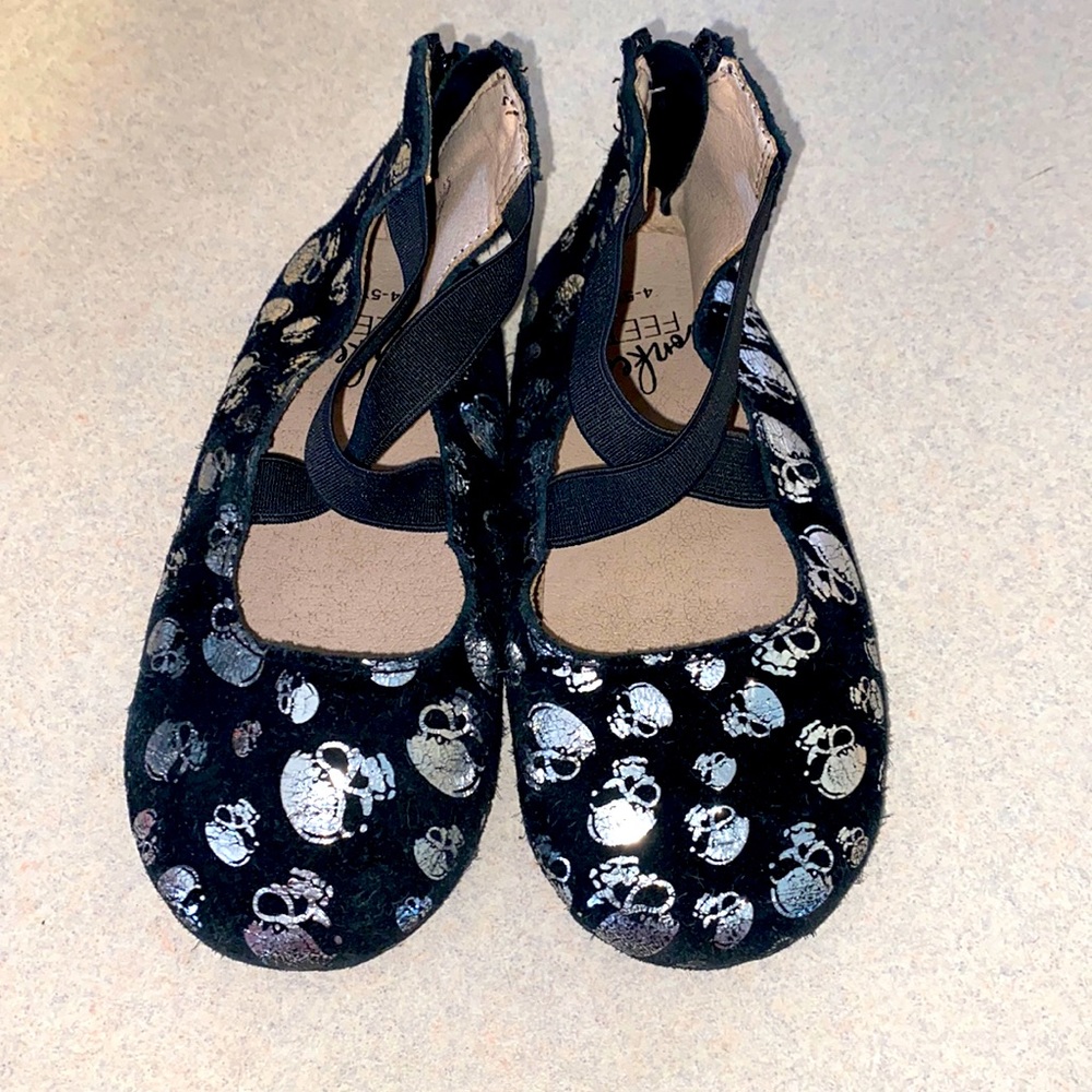 Monkey feet size 4-5 years skull print